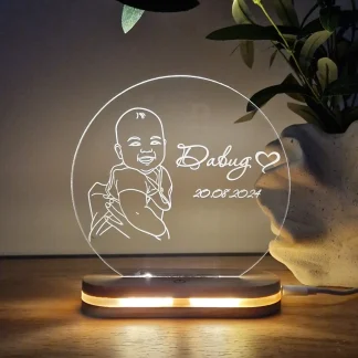 Індивідуальний світильник з гравіюванням імені та метрик дитини